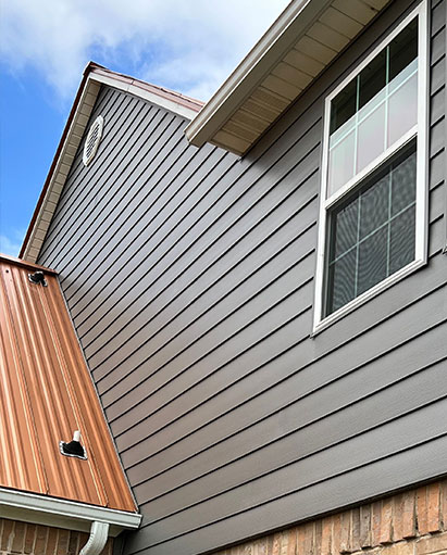 ROOF HOUNDS SIDING